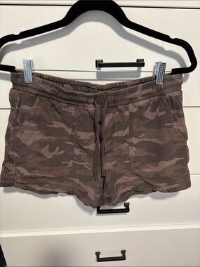 Athleta Women's Farallon Camo Drawstring Shorts